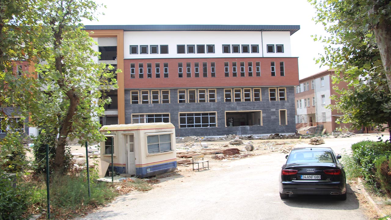 Yalova Lisesi Derslik Spor Salonu Insat Bahce Duzenlemesi (5)