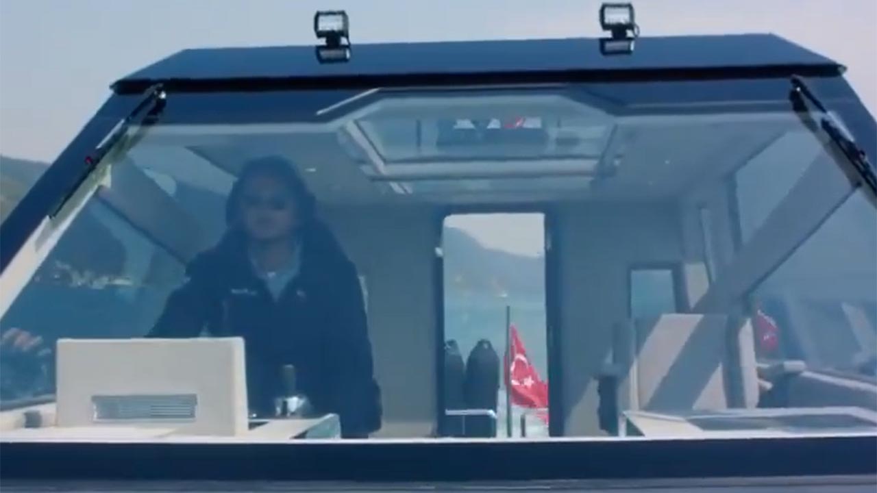 Yalova Marmara Deniz Yunanistan Mikonos Is Adami Sosyal Medya Yeni Goruntuler (1)