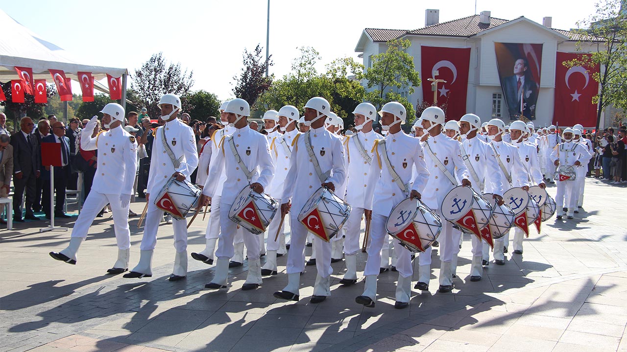 Yalova Zafer Bayram Kutlama Program Valilik Belediye Garnizon Komutanlik (7)