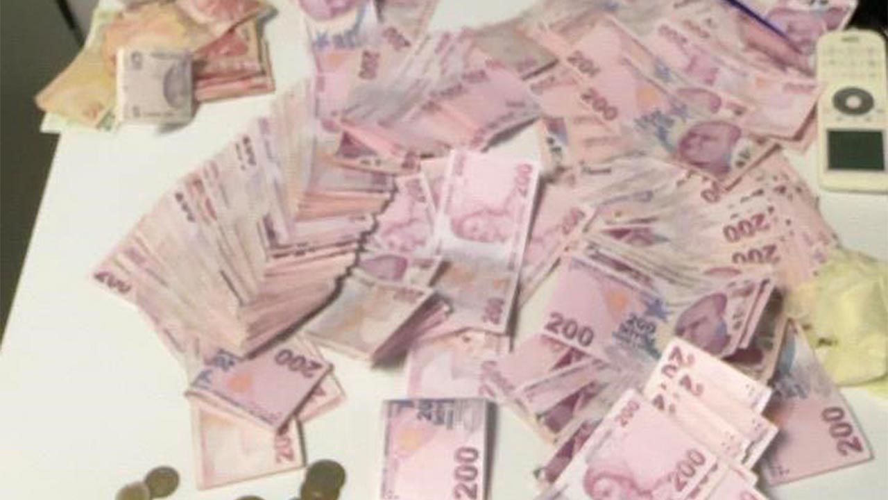 Yalova'da Dilencinin Üzerinden 45 Bin Lira Çıktı (2)