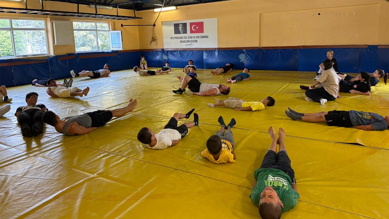 Yaz Spor Okullarinda Çocuklar Güreşi̇ Terci̇h Etti̇ (1)