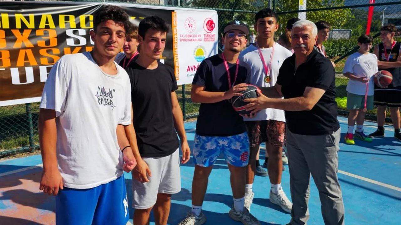 Çınarcık’ta 3X3 Sokak Basketbol Turnuvasında Heyecan Zirvedeydi (4)