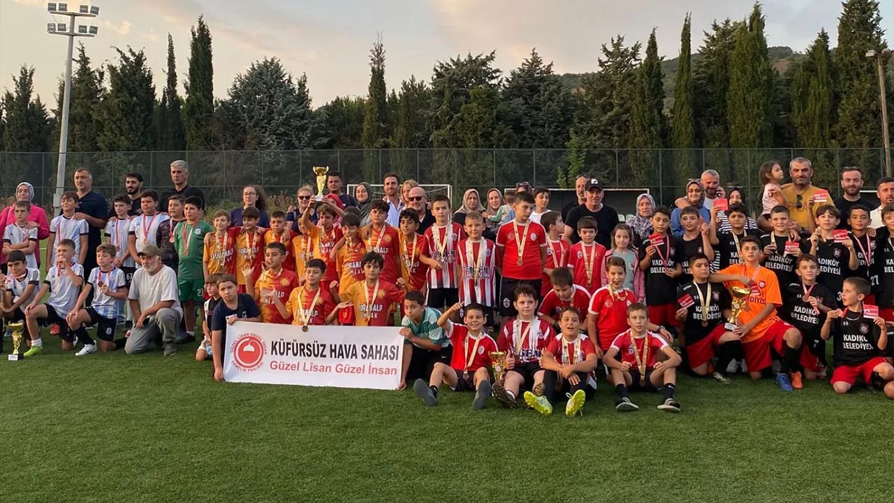 Küfürsüz Hava Sahası Gençlik Hareketi Futbol Turnuvası’nda Şampiyon Kadıköy (3)