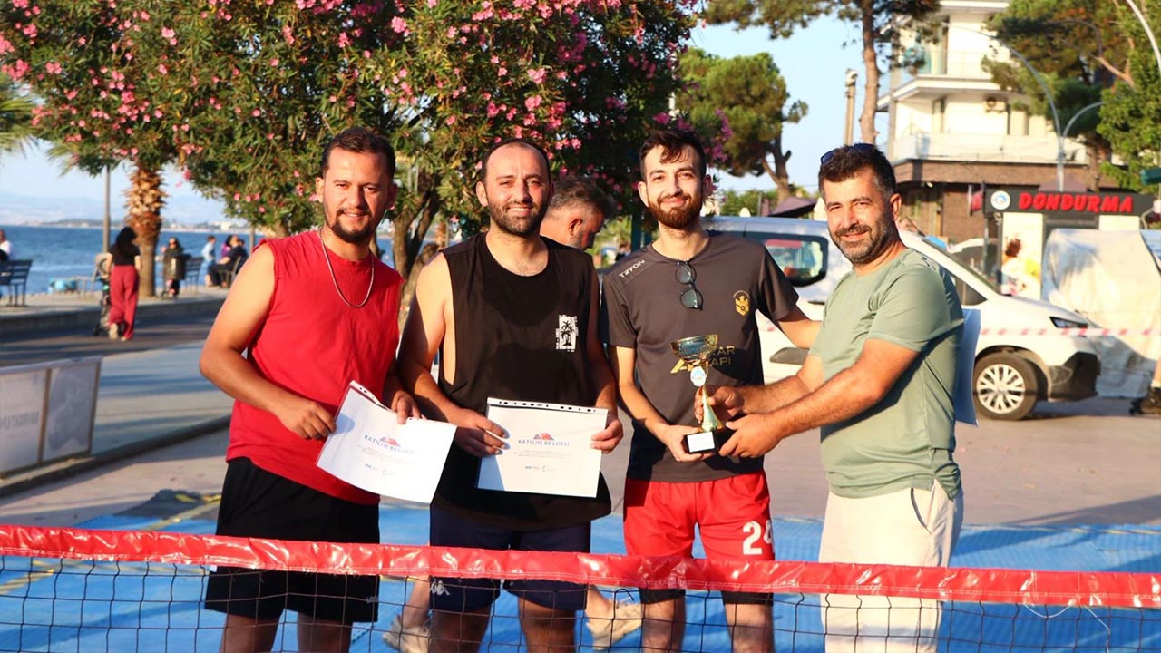 Yalova Ciftlikkoy Ayak Tenis Turnuva Mac (4)