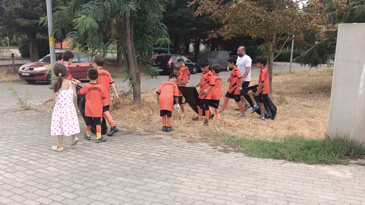 Yalova Pasakentspor Cop Toplama (1)