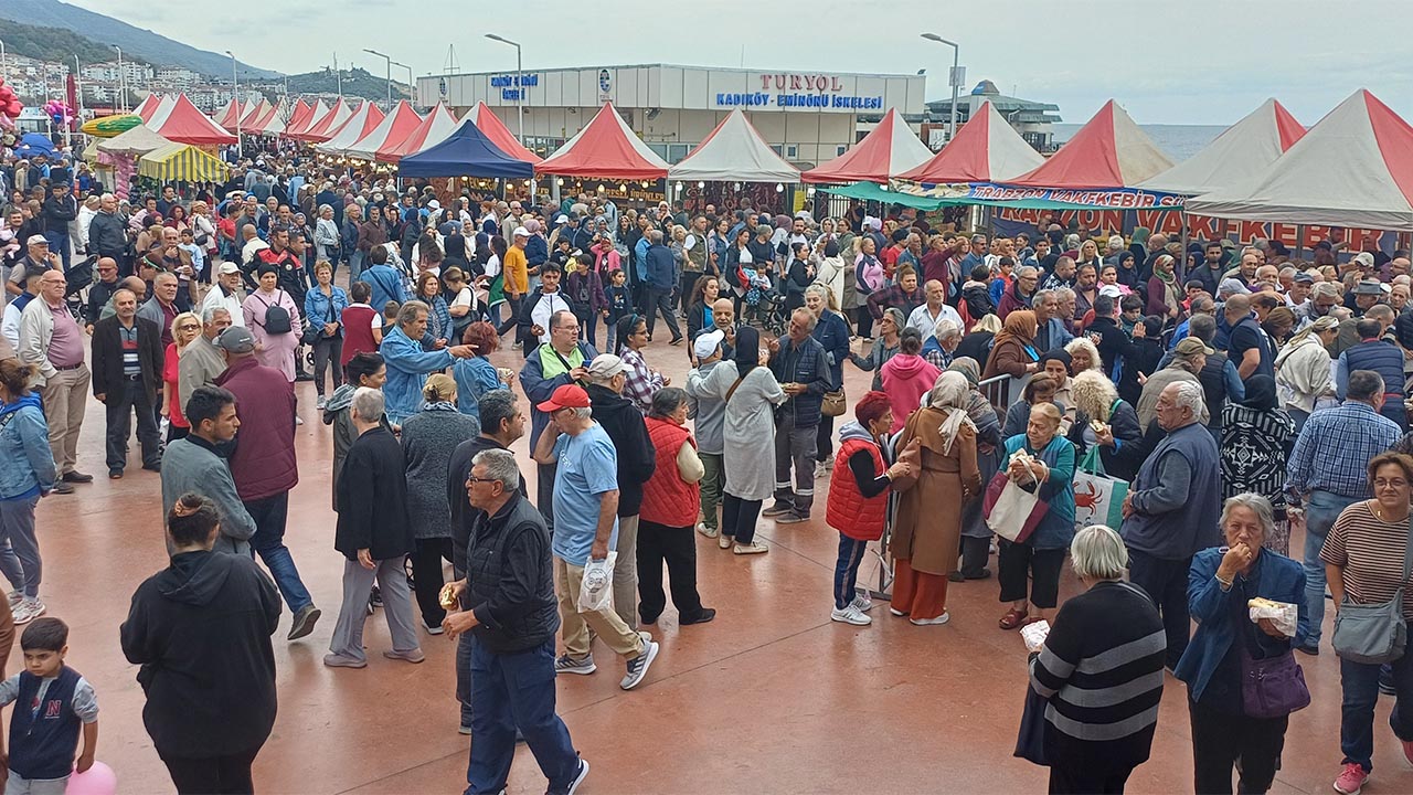 2. Çınarcık Hamsi Festivali'nde 4 Ton Balık Ikram Edildi (1)