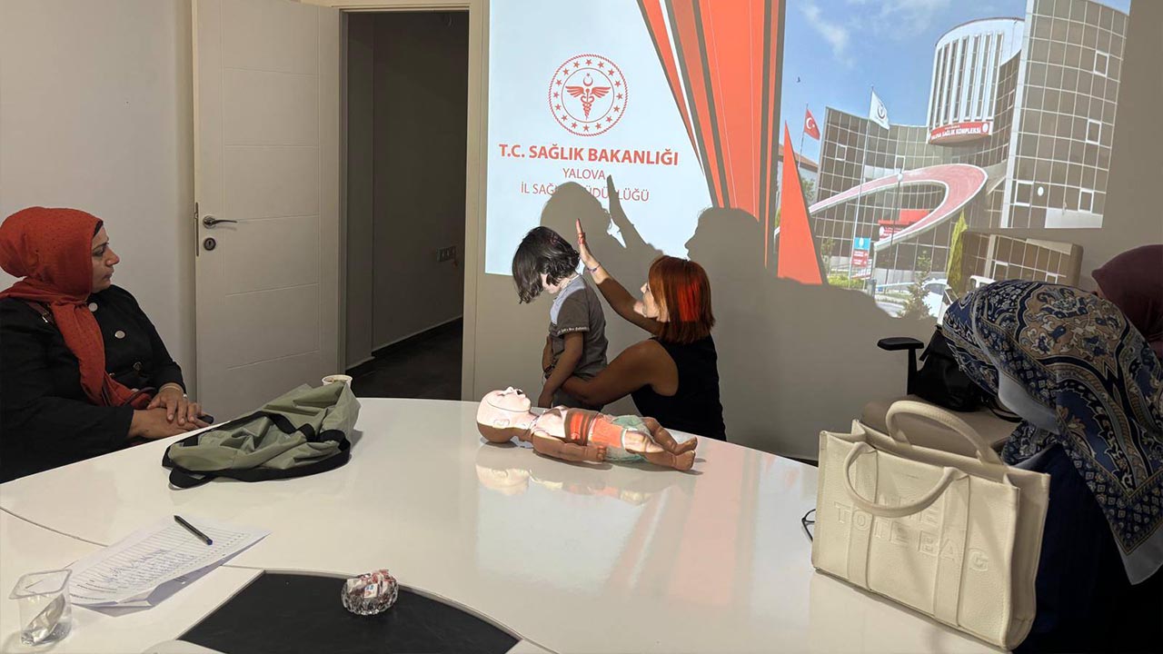 Adem Kursiyerlerine Temel İlk Yardım Eğitimi (1)