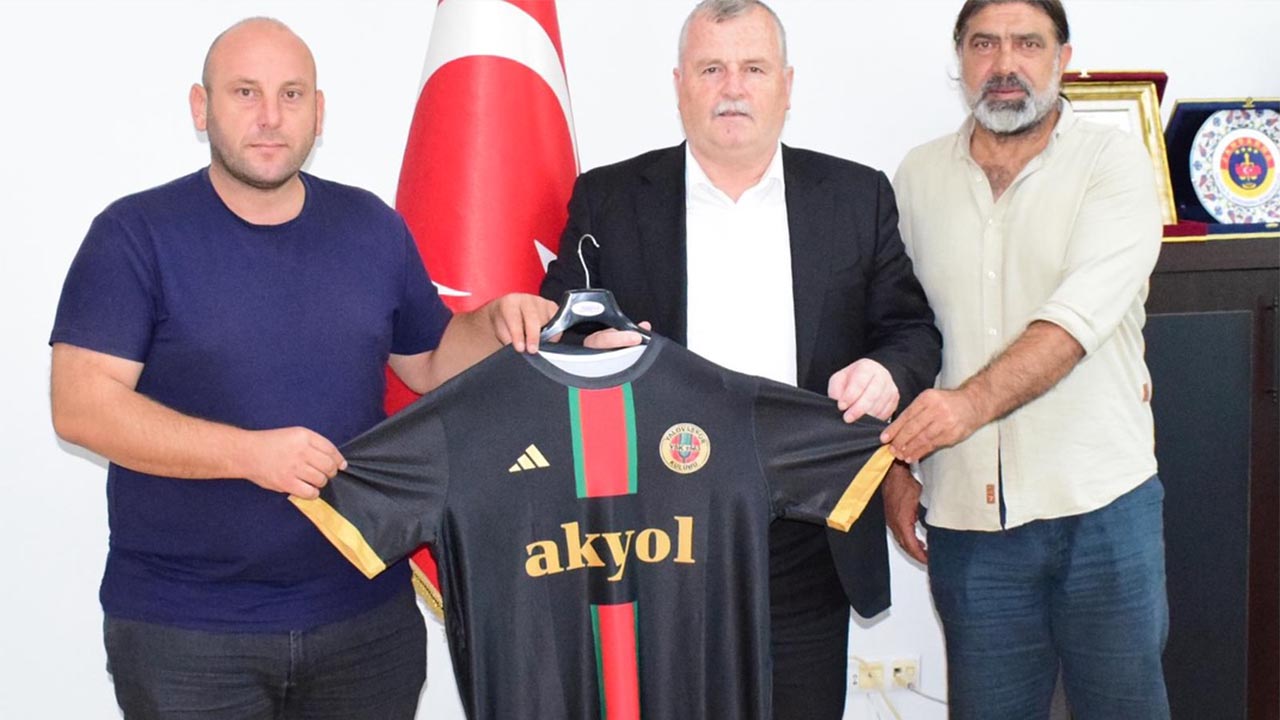 Cengiz Arslan’dan Yalovaspor’a Forma Desteği (1)