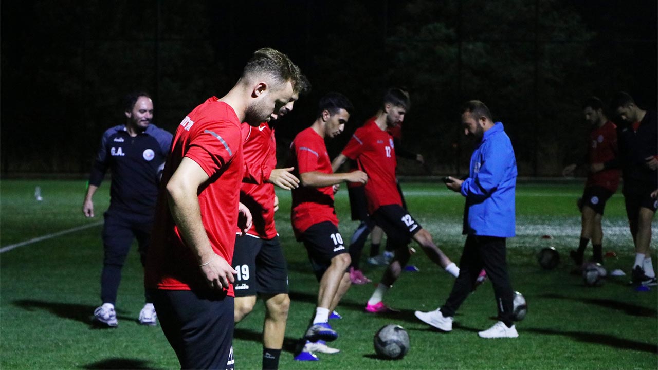 Çiftlikköy Belediyespor’da Antrenmanlar Başladı (3)