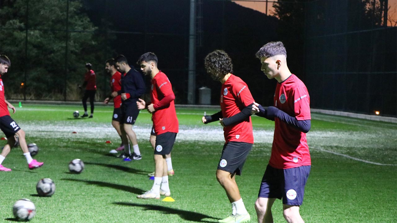 Çiftlikköy Belediyespor’da Antrenmanlar Başladı (6)