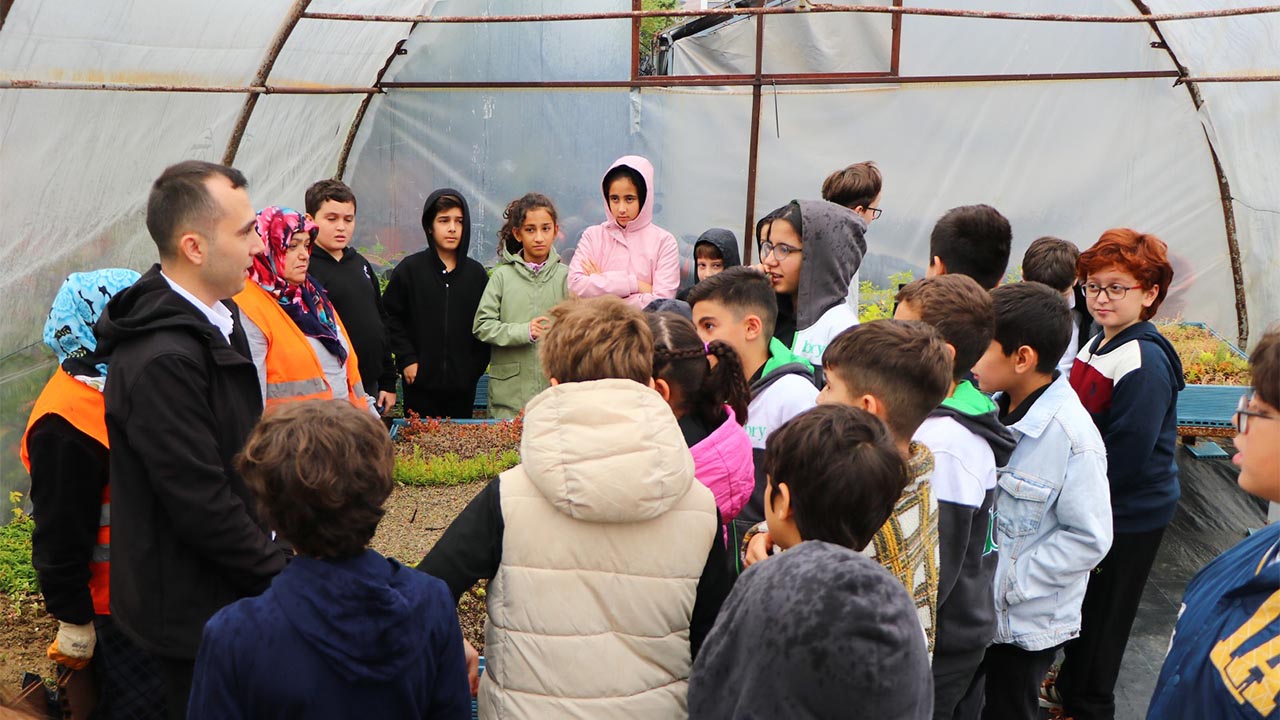 Çiftlikköy’ün Parkları Öğrencilerin Fidanlarıyla Renklenecek (2)