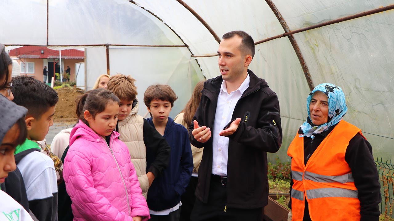 Çiftlikköy’ün Parkları Öğrencilerin Fidanlarıyla Renklenecek (3)