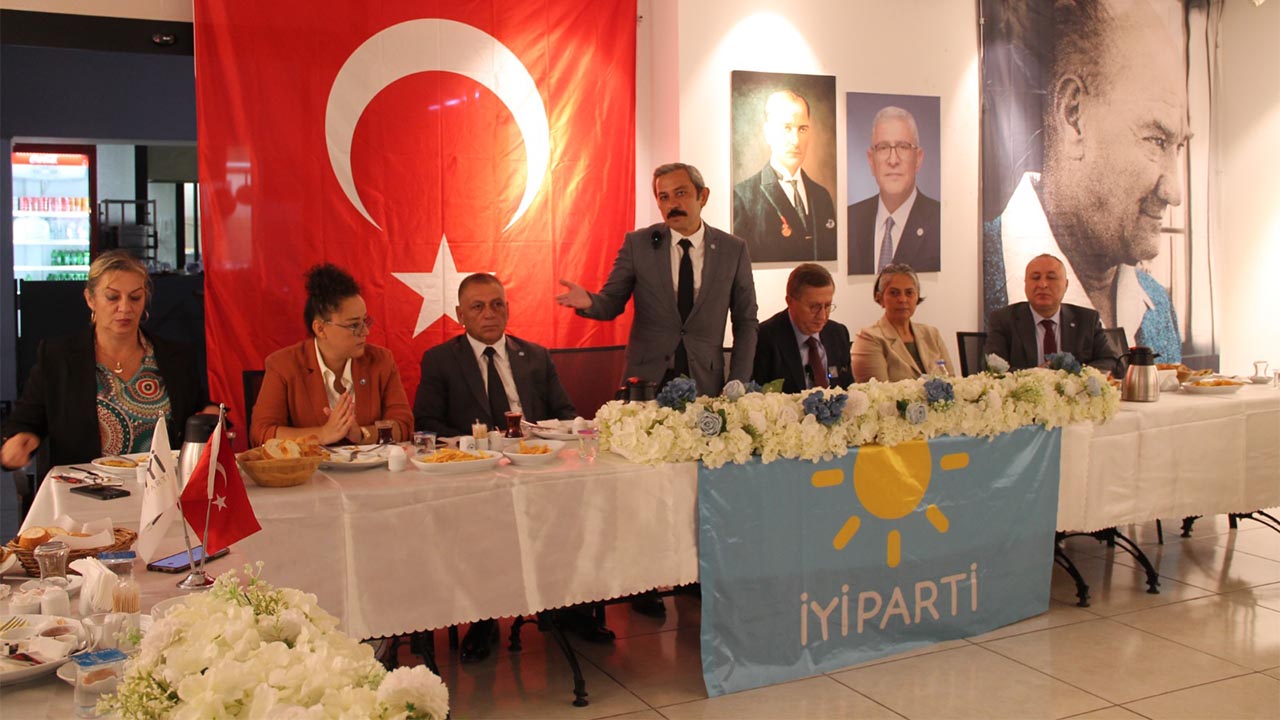 Yalova Iyi Parti Heyet Basin Mensubu Bulusma Program (1)