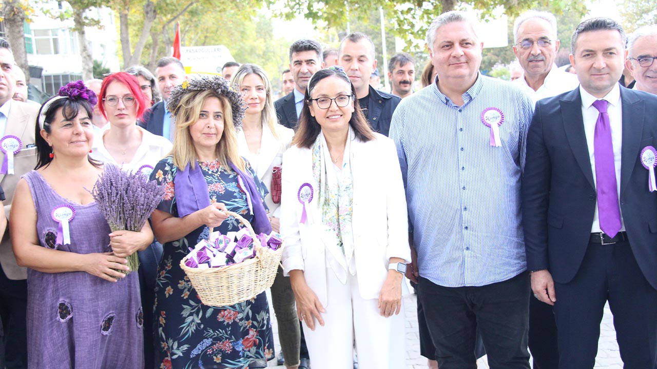 Yalova Valilik Tibbi Aromatik Aronya Festival Acilis Kortej Yuruyus (1)
