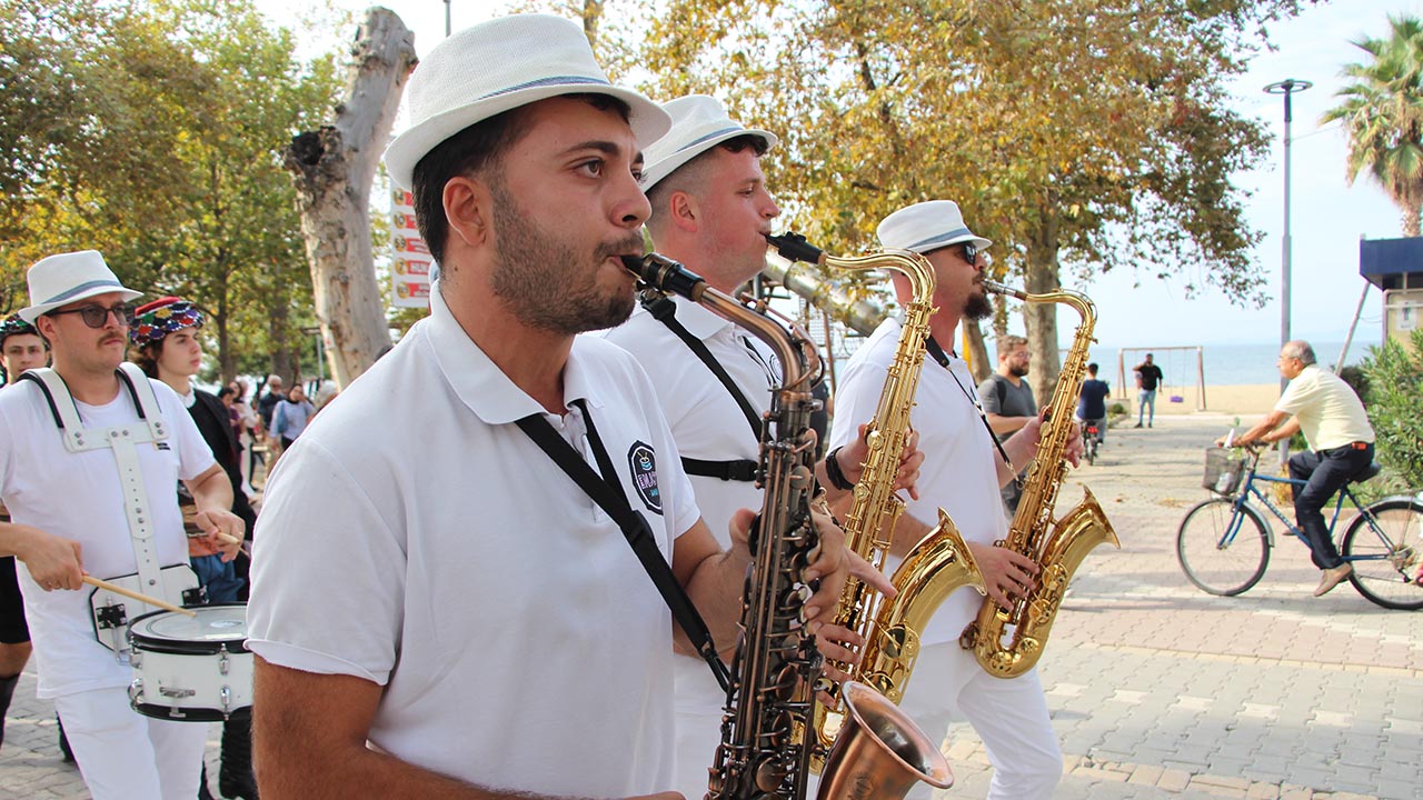 Yalova Valilik Tibbi Aromatik Aronya Festival Acilis Kortej Yuruyus (11)