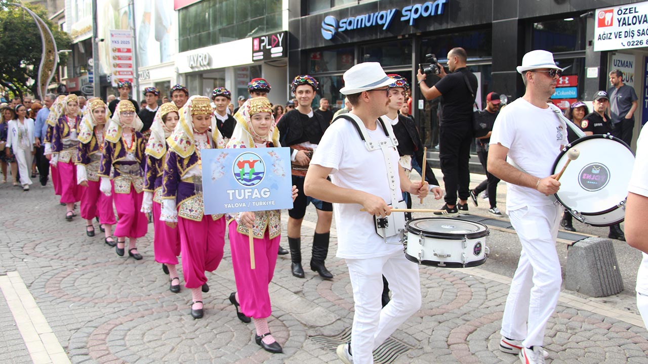 Yalova Valilik Tibbi Aromatik Aronya Festival Acilis Kortej Yuruyus (12)
