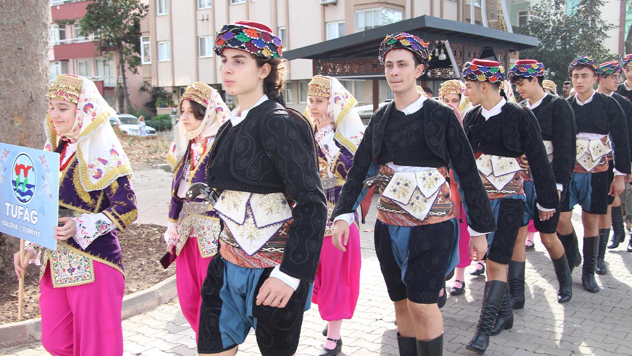 Yalova Valilik Tibbi Aromatik Aronya Festival Acilis Kortej Yuruyus (3)