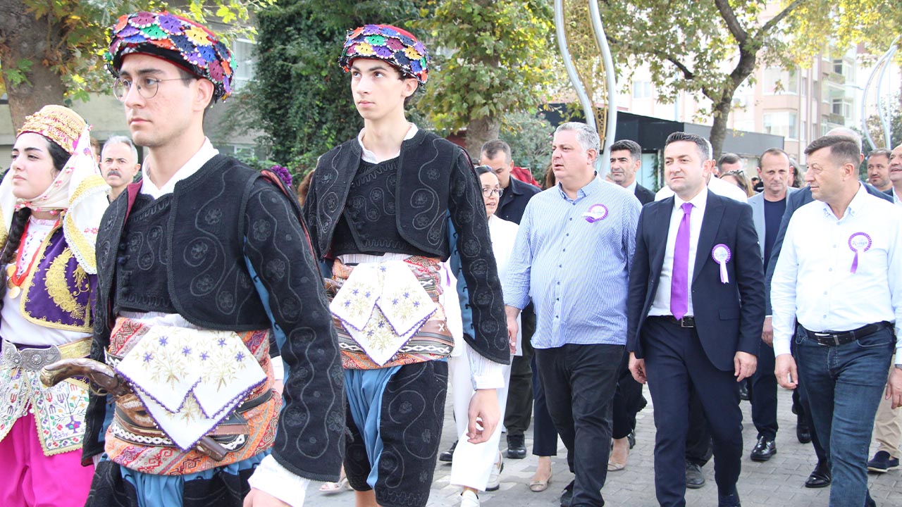Yalova Valilik Tibbi Aromatik Aronya Festival Acilis Kortej Yuruyus (4)
