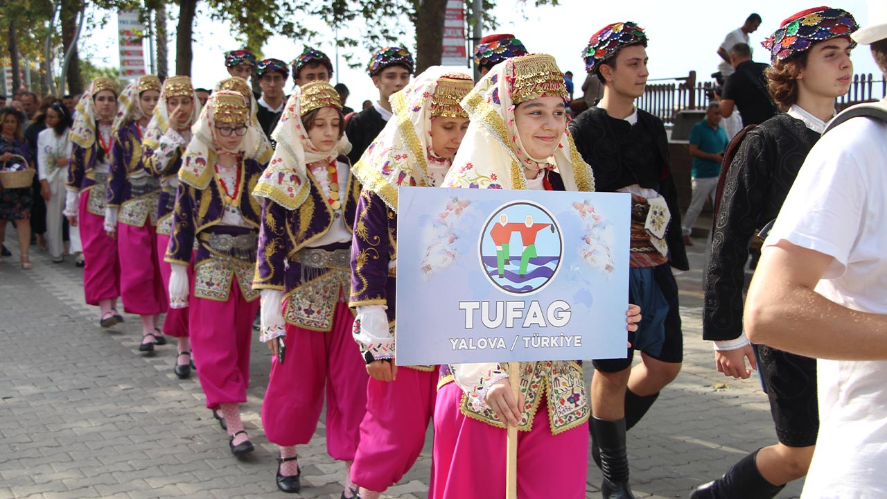 Yalova Valilik Tibbi Aromatik Aronya Festival Acilis Kortej Yuruyus (7)