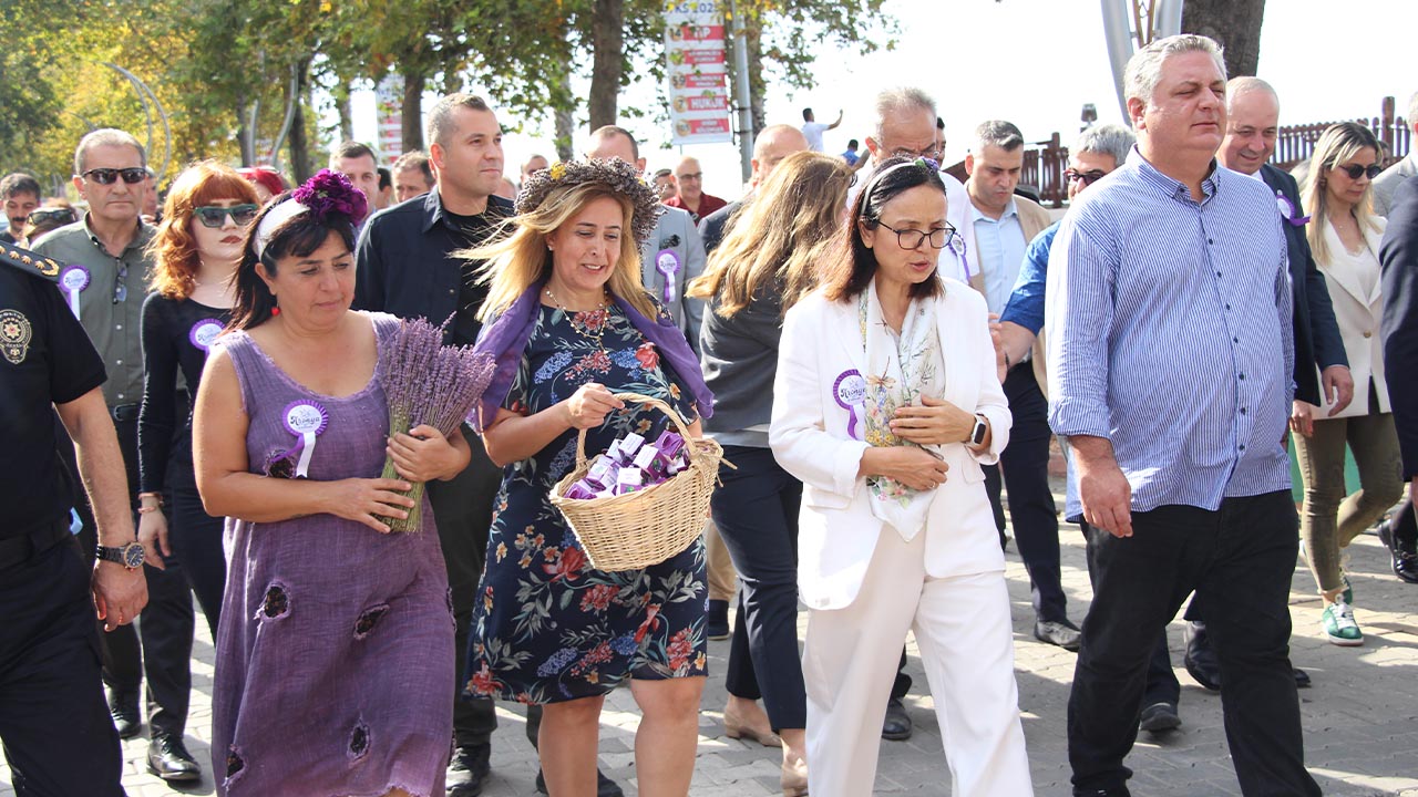 Yalova Valilik Tibbi Aromatik Aronya Festival Acilis Kortej Yuruyus (8)