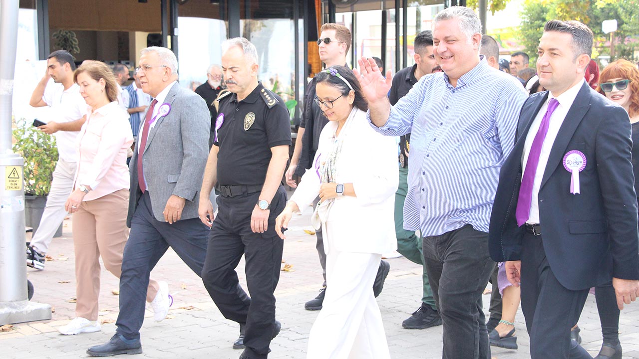Yalova Valilik Tibbi Aromatik Aronya Festival Acilis Kortej Yuruyus (9)
