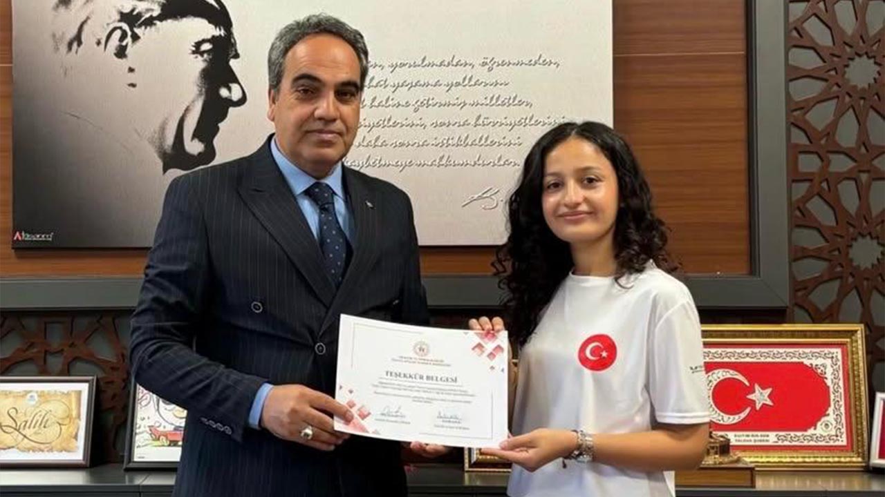 Müdür Kılıç, Avsim’i Tebrik Etti (2)