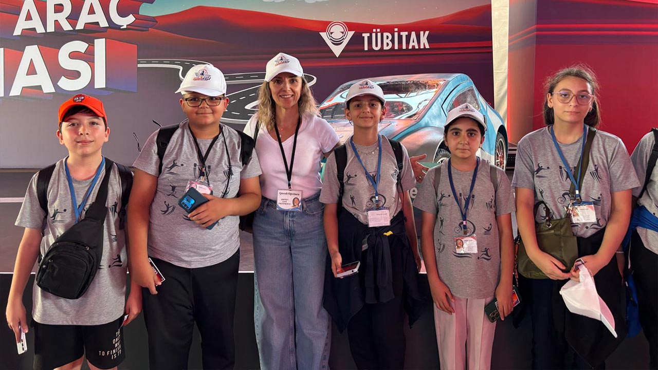 Saffet Çam Ortaokulu Teknofest’te! (4)