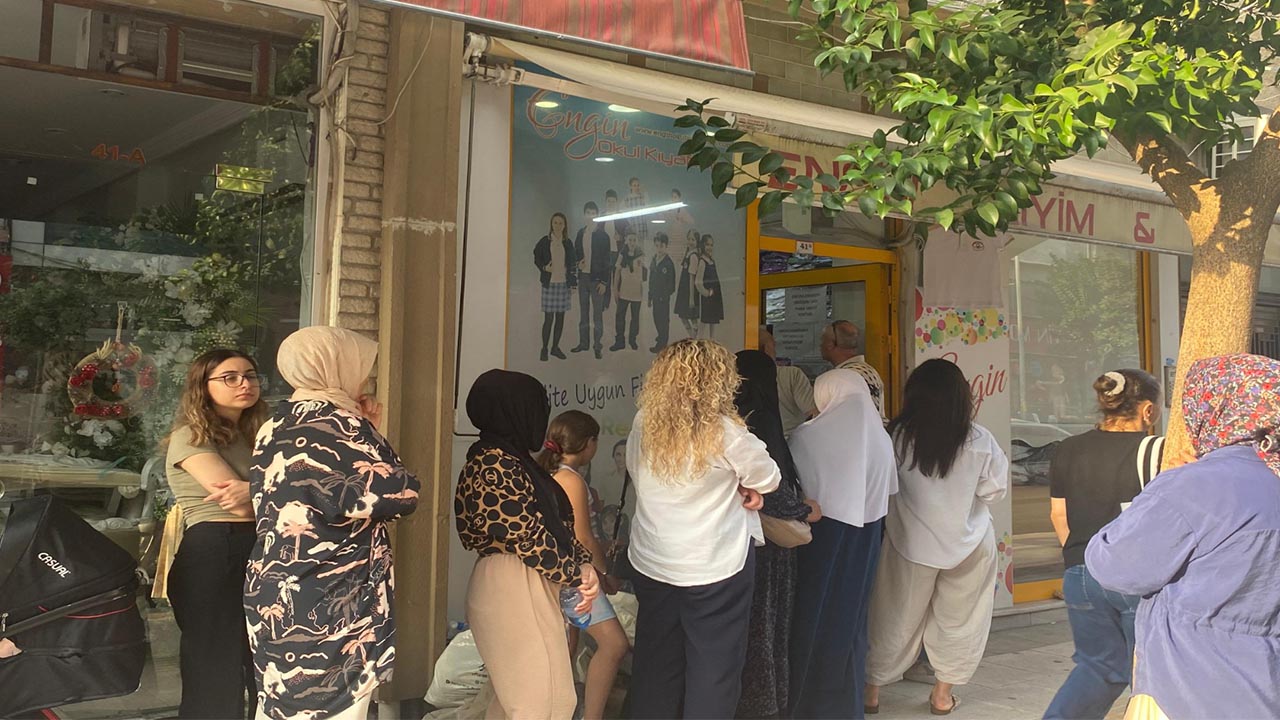 Sıcak Altında Saatlerce Bekleyiş Yalova’da Kuyruk Çilesi (1)