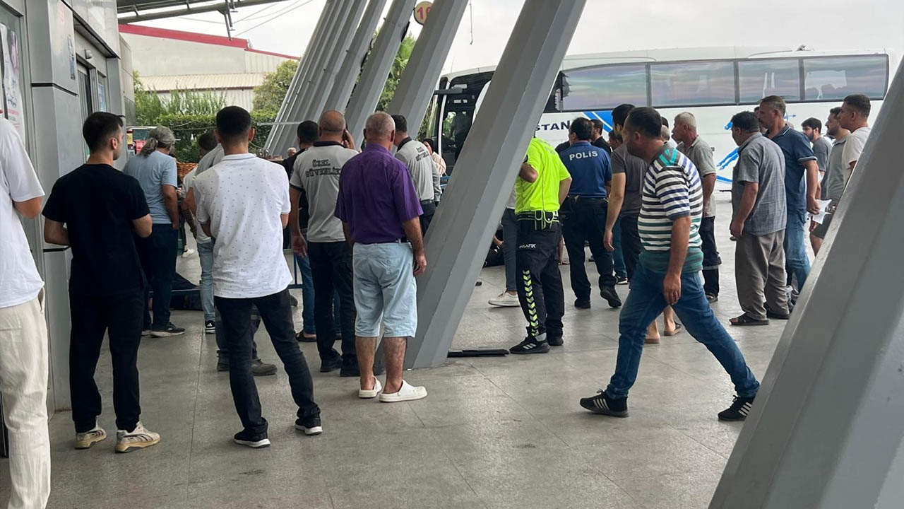 Osmaniye Otogarı'nda Baba Kızına Tüfekle Ateş Etti (1)
