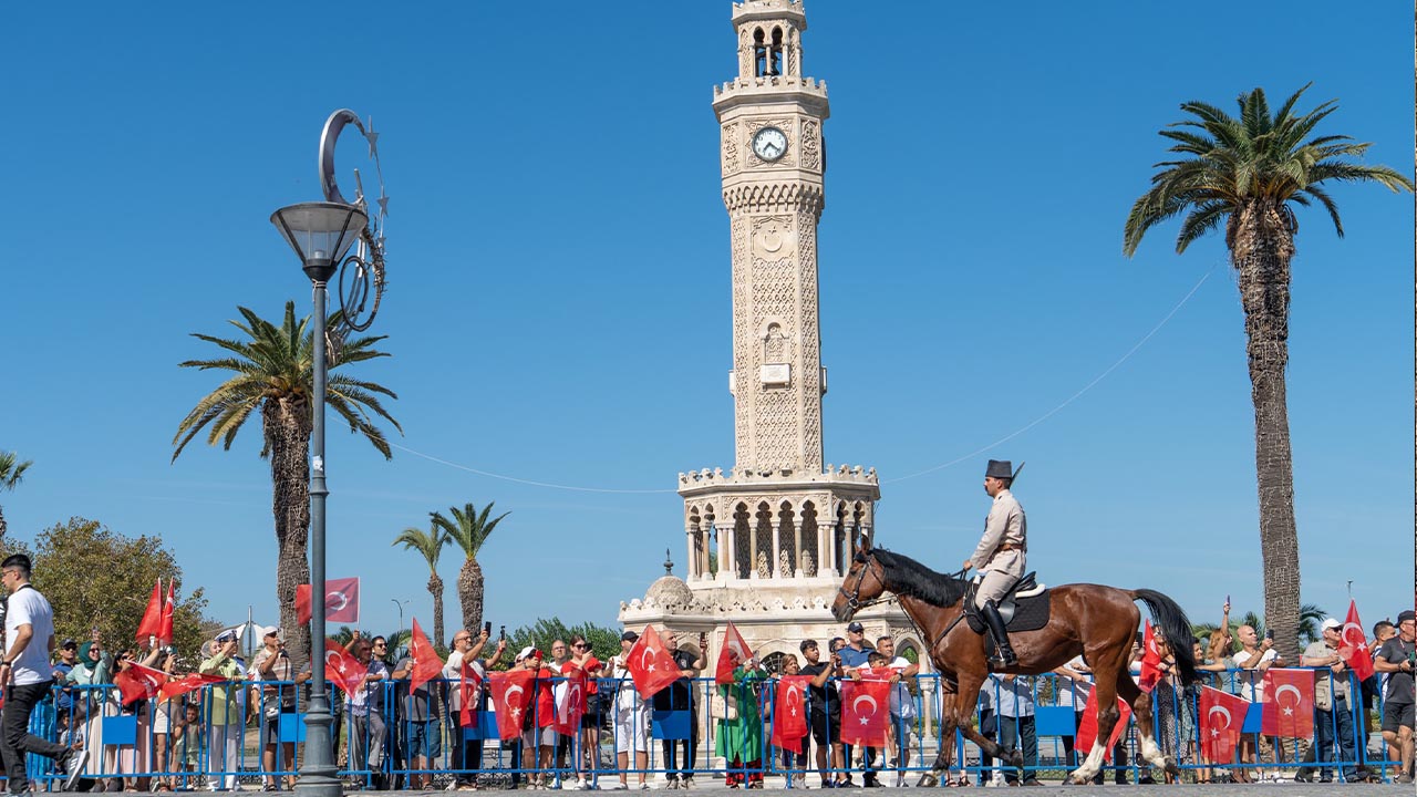 Turkiye Izmir Dusman Isgal Kurtulus Dev Bayrak (5)