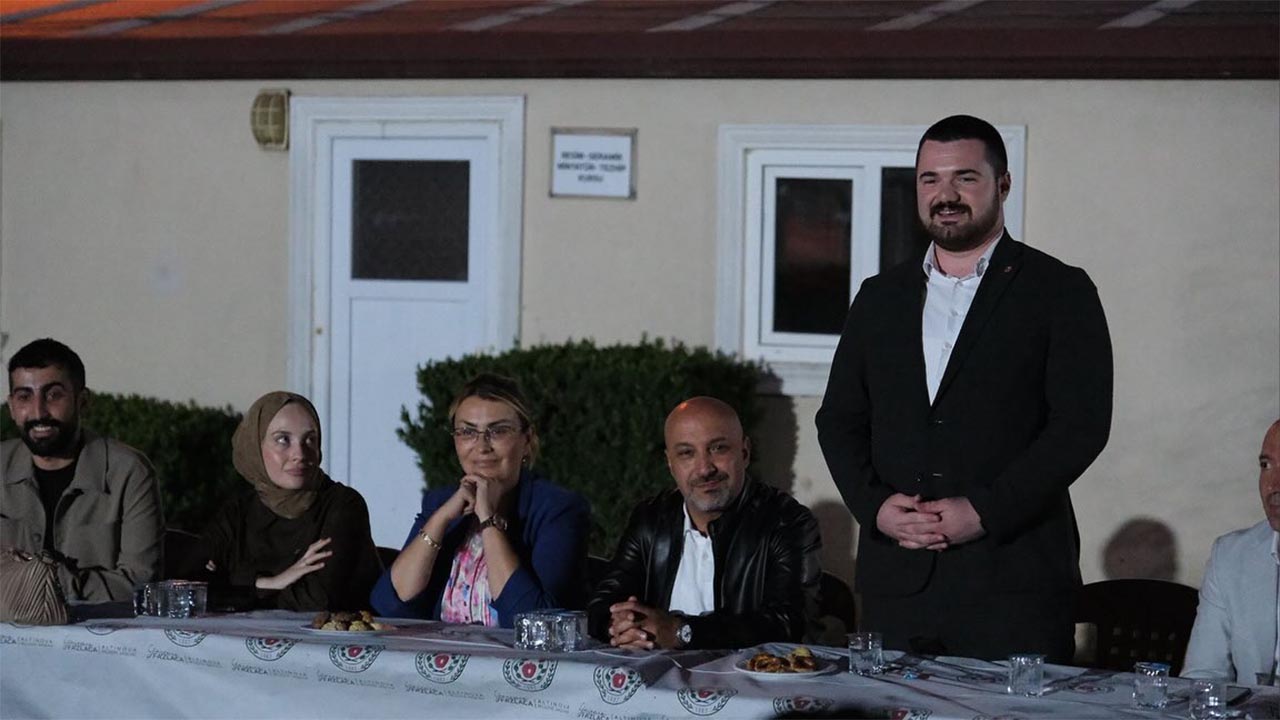 Yalova Altinova Mahalle Genc Bulusma Ak Parti (1)