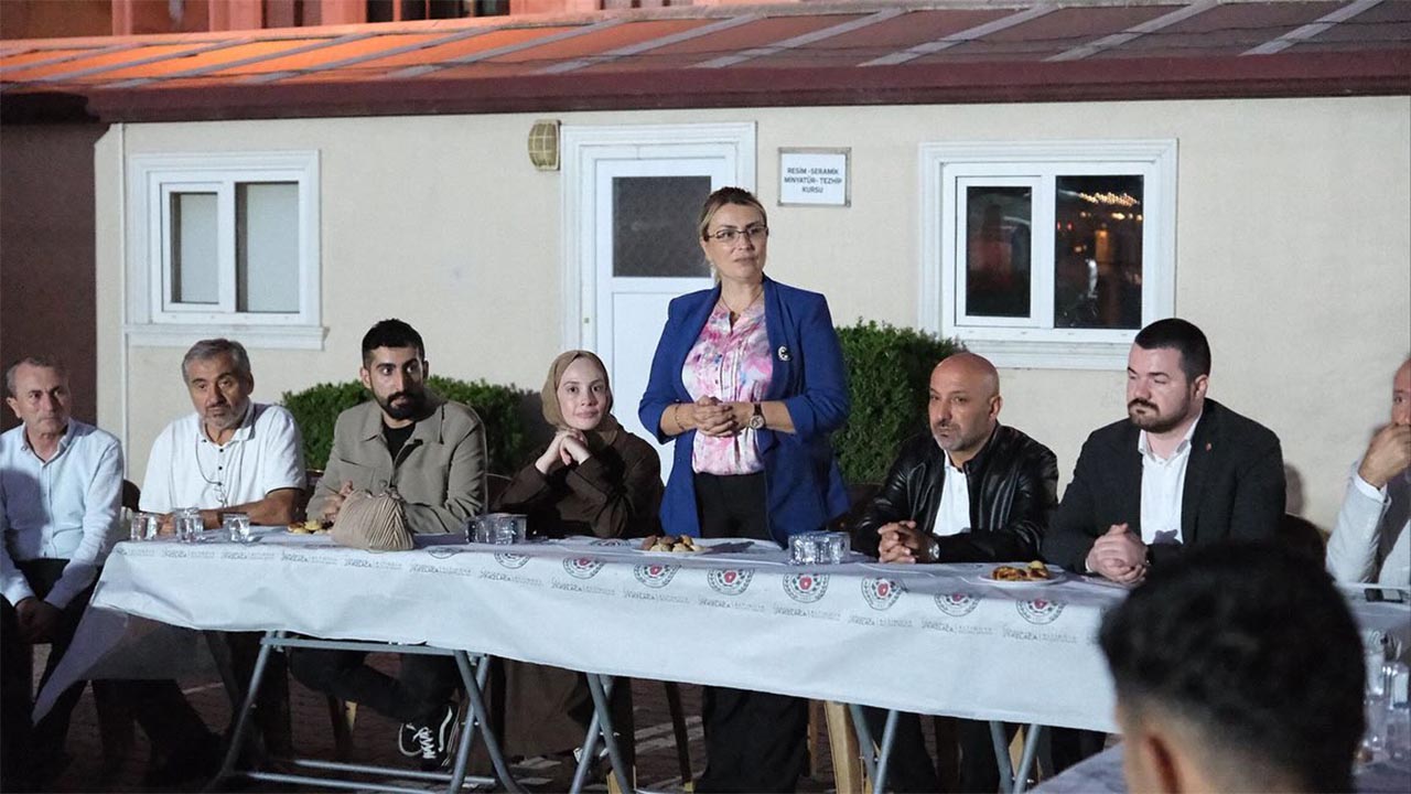 Yalova Altinova Mahalle Genc Bulusma Ak Parti (2)