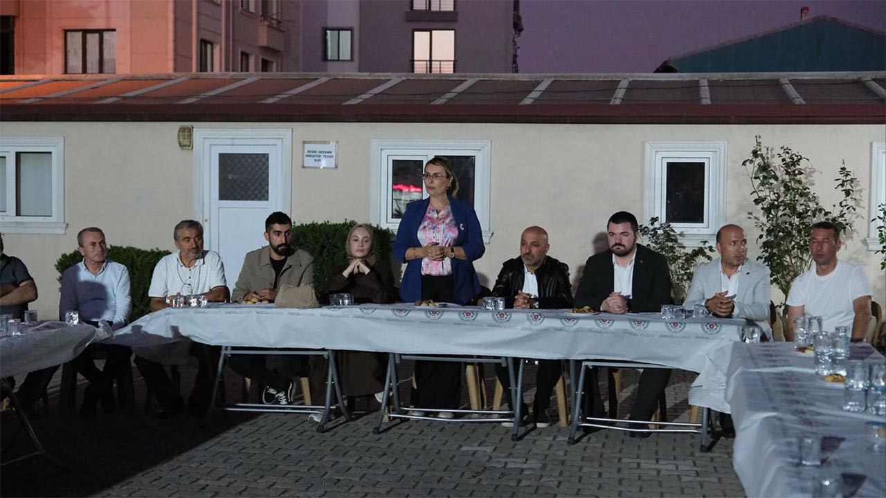 Yalova Altinova Mahalle Genc Bulusma Ak Parti (4)