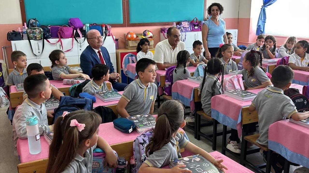 Yalova Altinova Milli Egitim Ilk Ders Zili Caldi (4)
