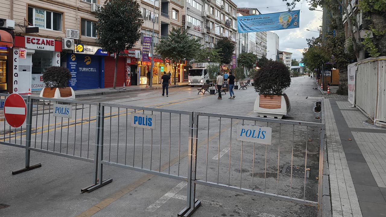 Yalova Belediye Avrupa Hareketlilik Hafta Merke Arac Trafik Kapama Yaya Bisiklet Esnaf Vatandas Uygulama (7)