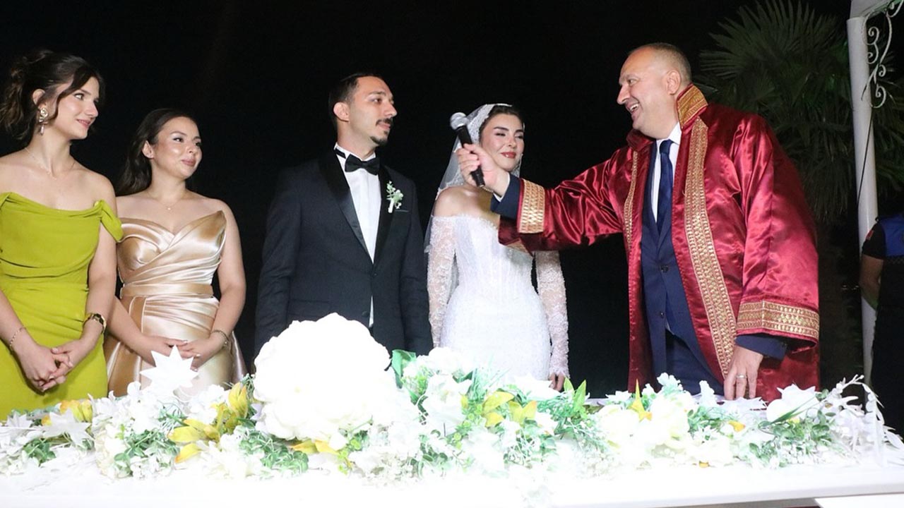Yalova Belediye Baskan Cinarcik Nikah Toren (1)