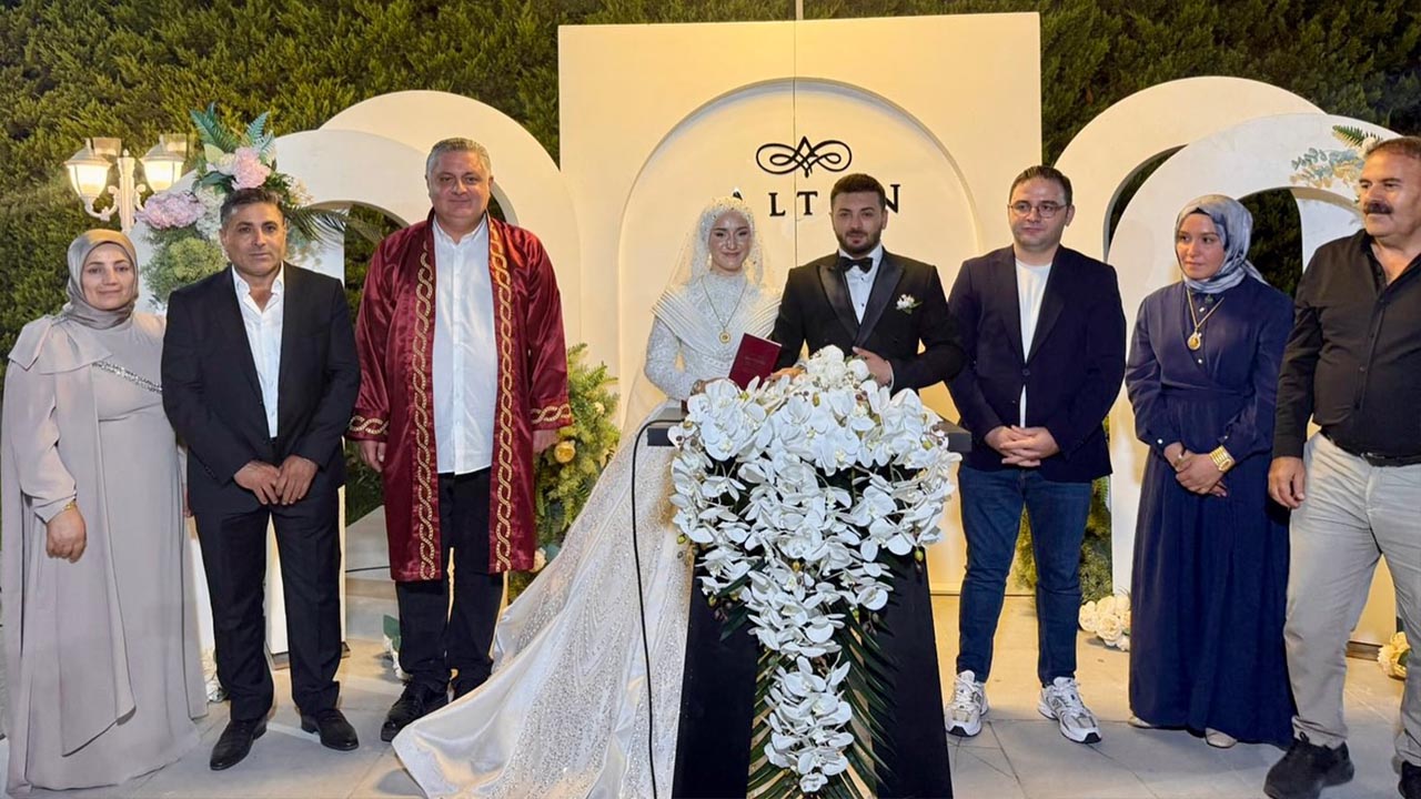 Yalova Belediye Baskan Hafta Sonu Mesai Genc Ciftler Nikah Toren (1)