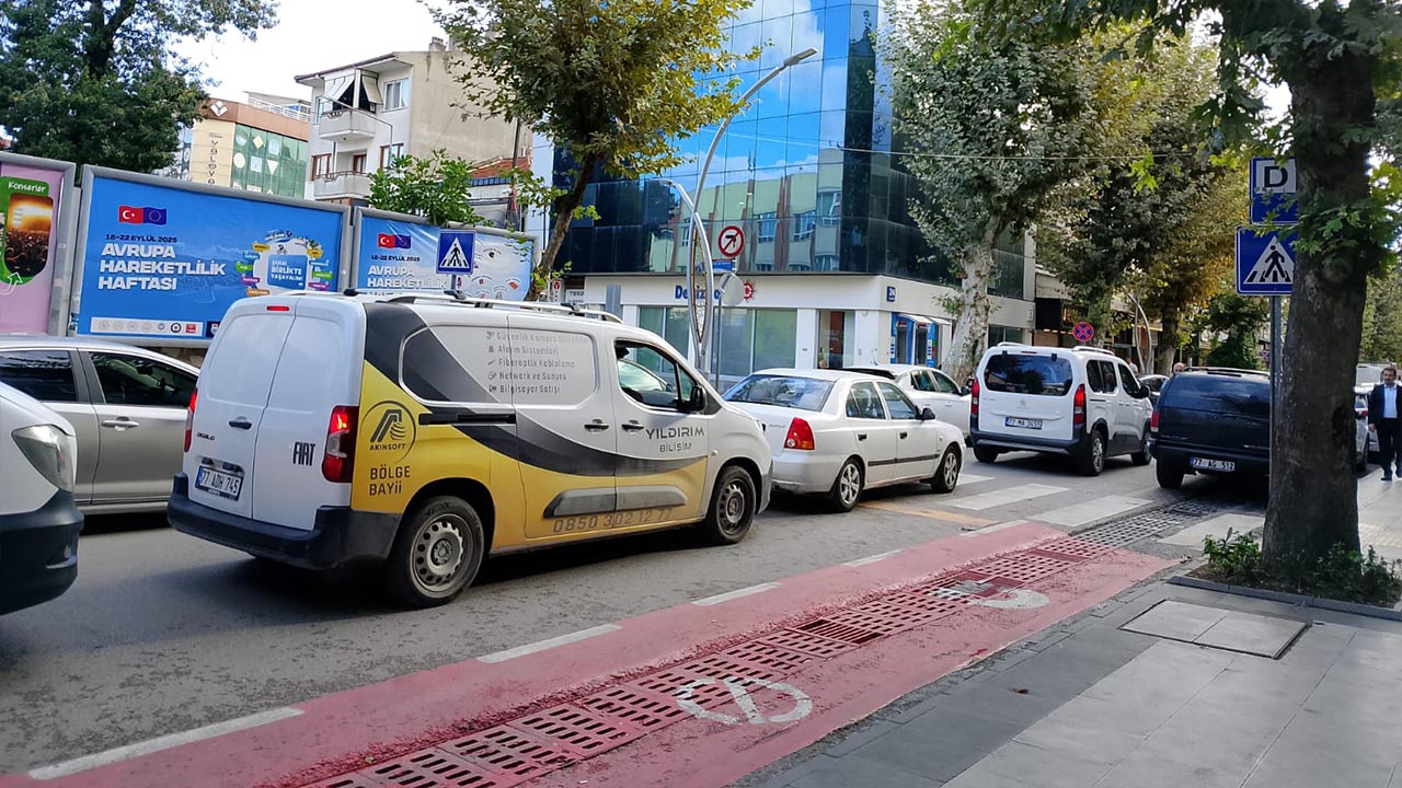 Yalova Belediye Cumhuriyet Cengiz Kocal Arac Trafigi Yasak (7)