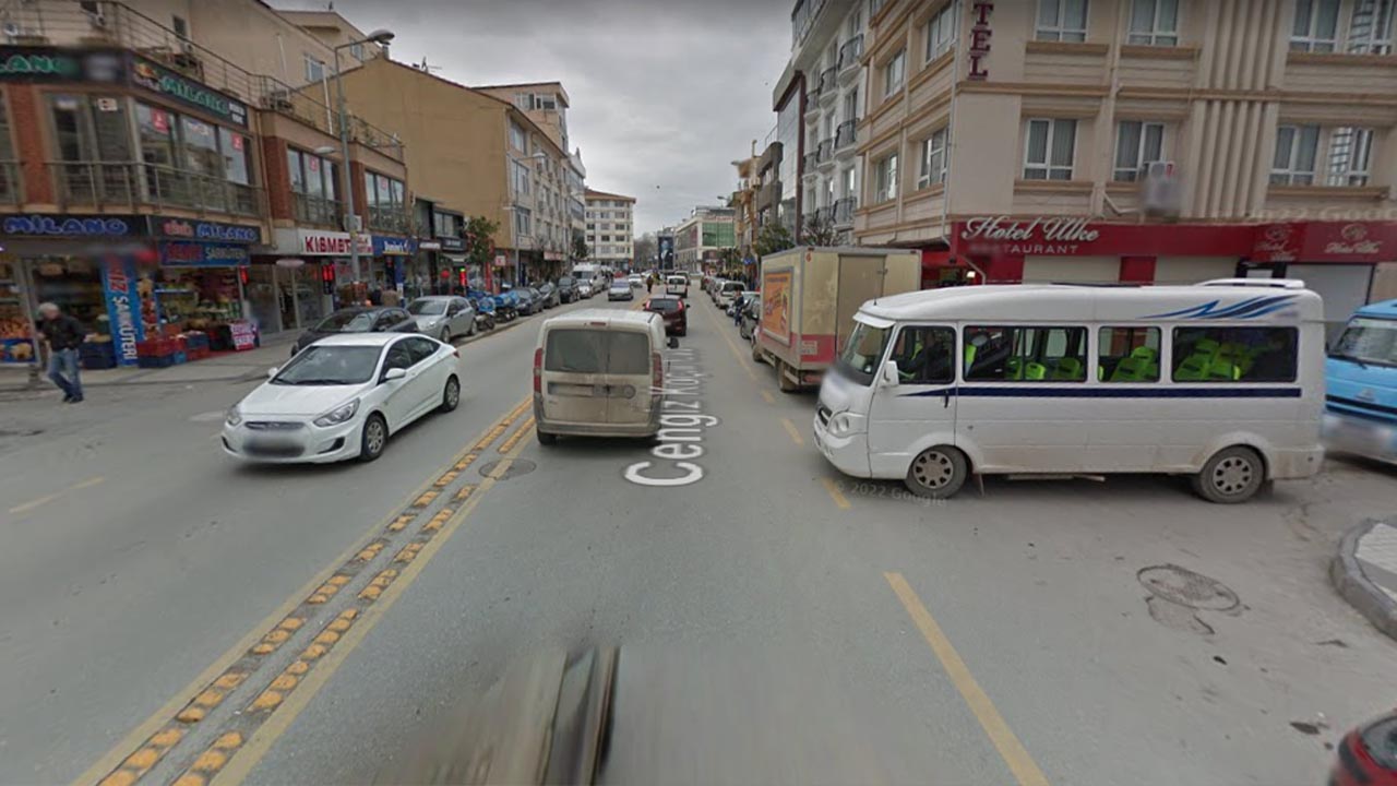 Yalova Belediye Cumhuriyet Cengiz Kocal Cadde Avrupa Hareketlilik Hafta Arac Trafigi Kapatilma Karar (6)