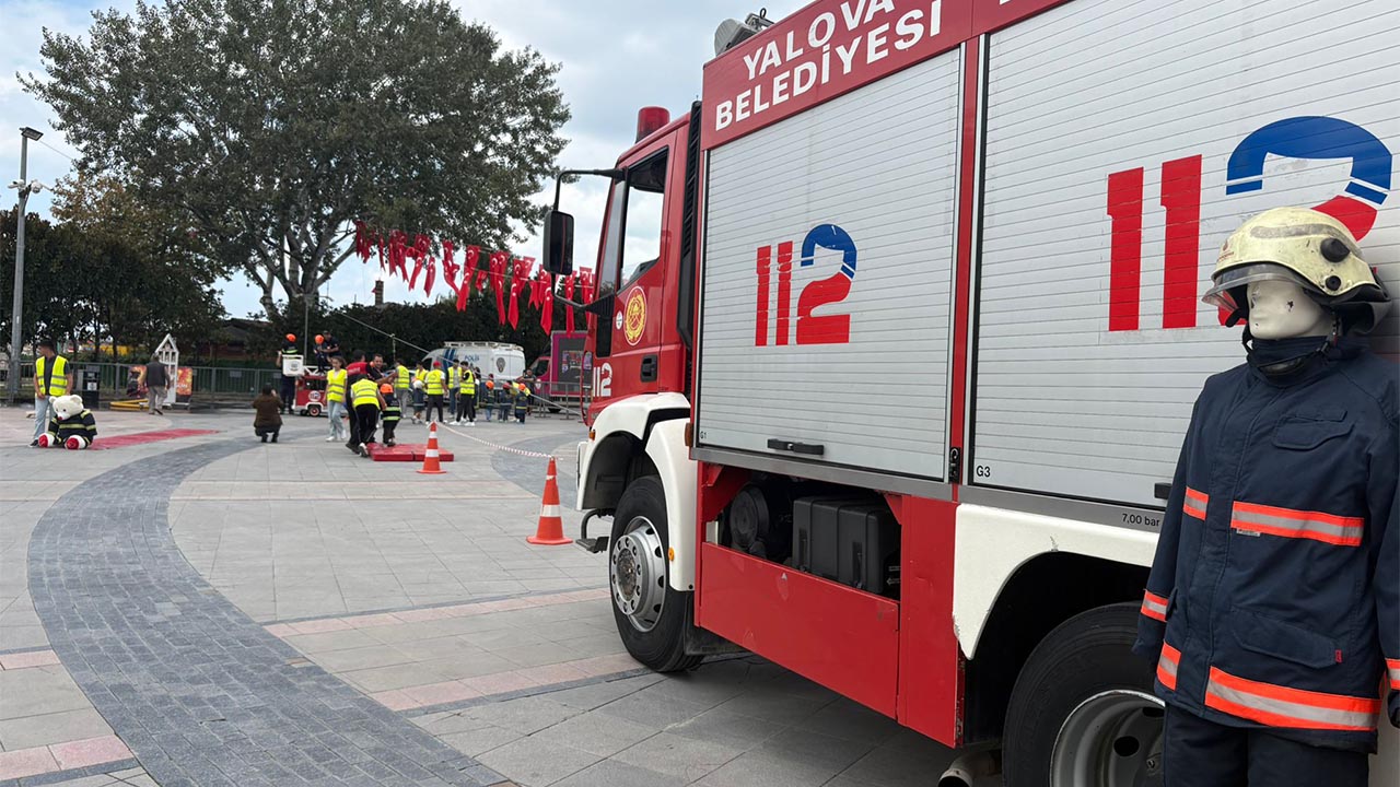 Yalova Belediye Itfaiye Hafta Etkinlik Minikler Teorik Pratik Egitim (2)