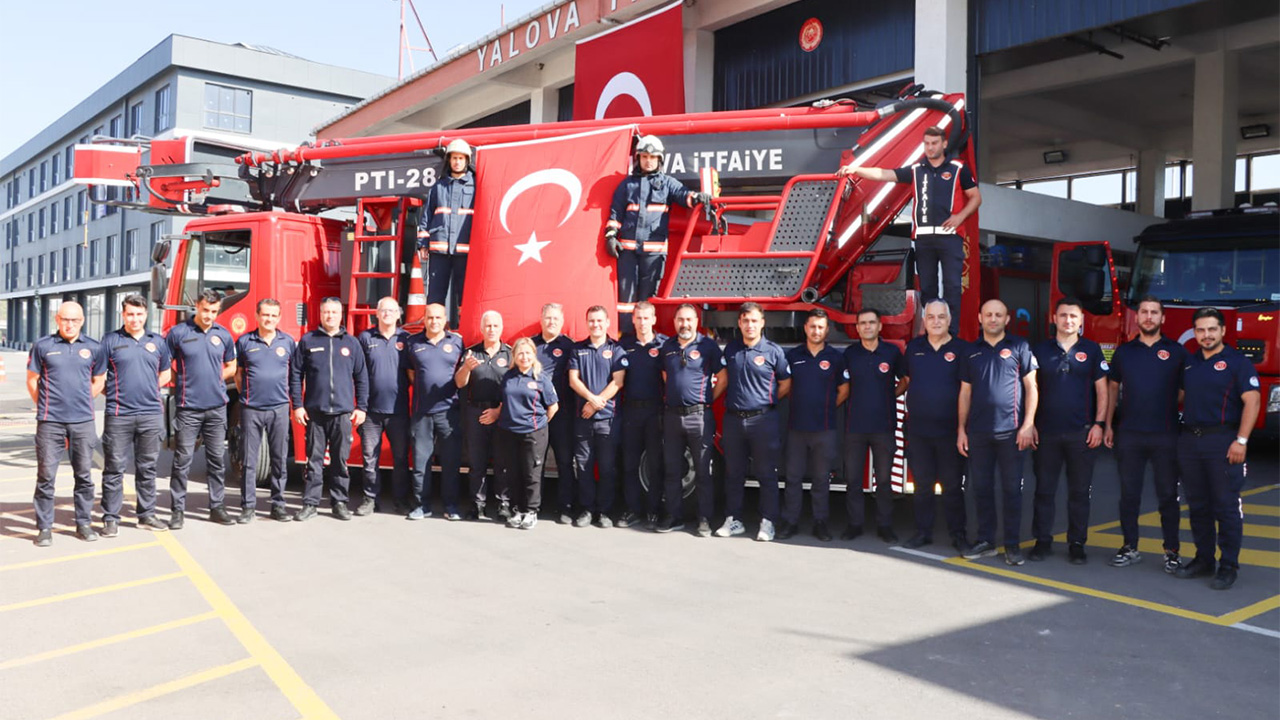 Yalova Beledi̇yesi̇ İtfai̇yesi̇’nden Şehi̇r Turu (3)