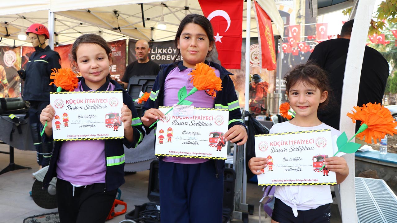 Yalova Ciftlikkoy Belediye Itfaiye Mudurluk Hafta Cocuklar Etkinlikler (5)
