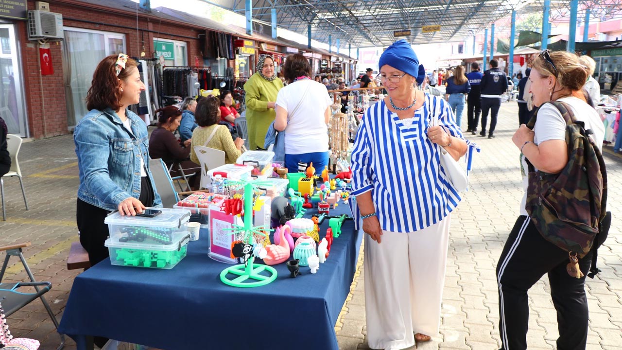 Yalova Ciftlikkoy Belediye Kadin El Emegi Pazar (4)