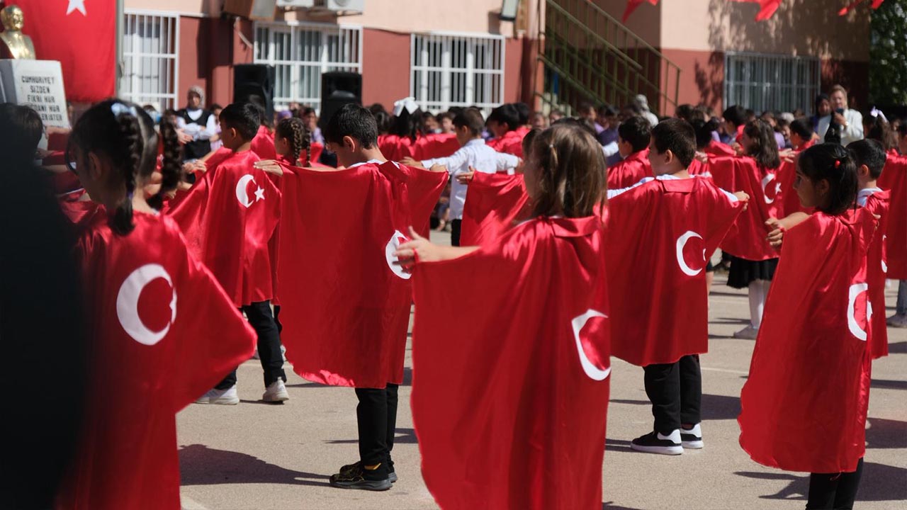 Yalova Ciftlikkoy Ilkogretim Hafta Acilis Program (2)