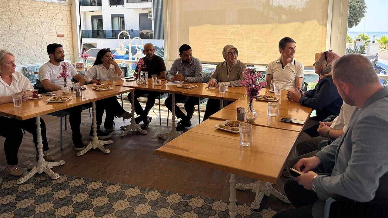 Yalova Ciftlikköy Mahalle Muhtar Ak Parti Vekil Gorusme (2)