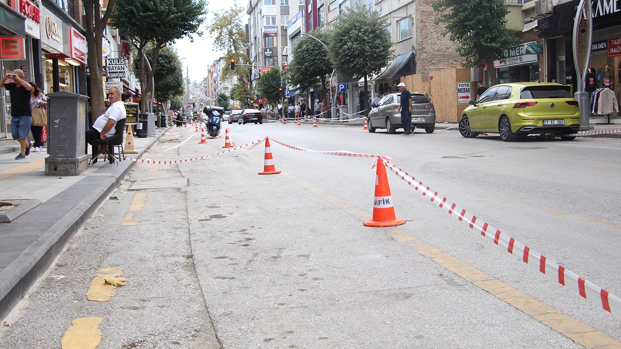 Yalova Cumhuriyet Cengiz Kocal Cadde Trafik Yasak Enaf Tepki (6)