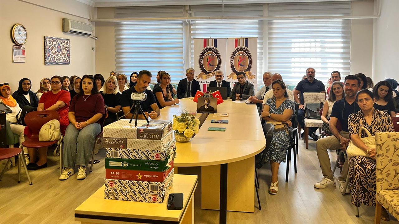 Yalova Il Milli Egitim Mudur Saffet Cam Ortaokul Yeni Donem Ogretmen Gorusme (1)