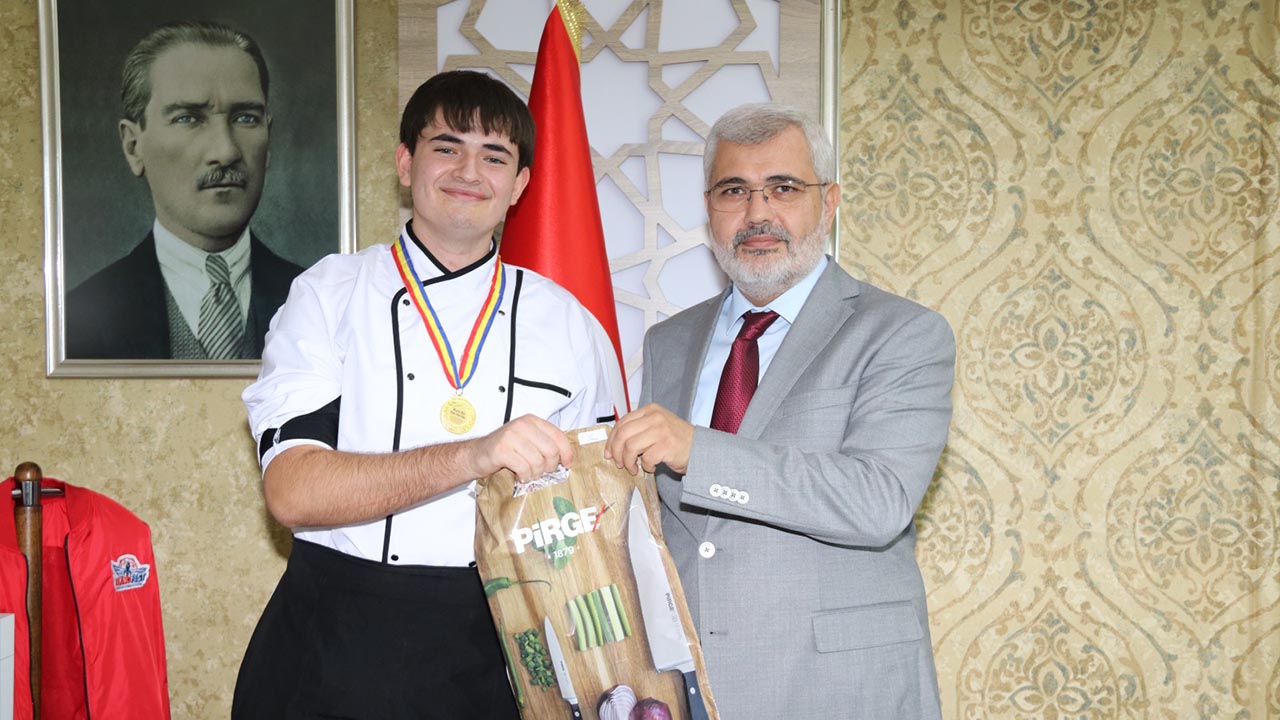 Yalova Il Milli Egitim Mudur Turizm Otelcilik Meslek Lise Ogrenciler Romanya Yarisma Yemek Madalya (4)