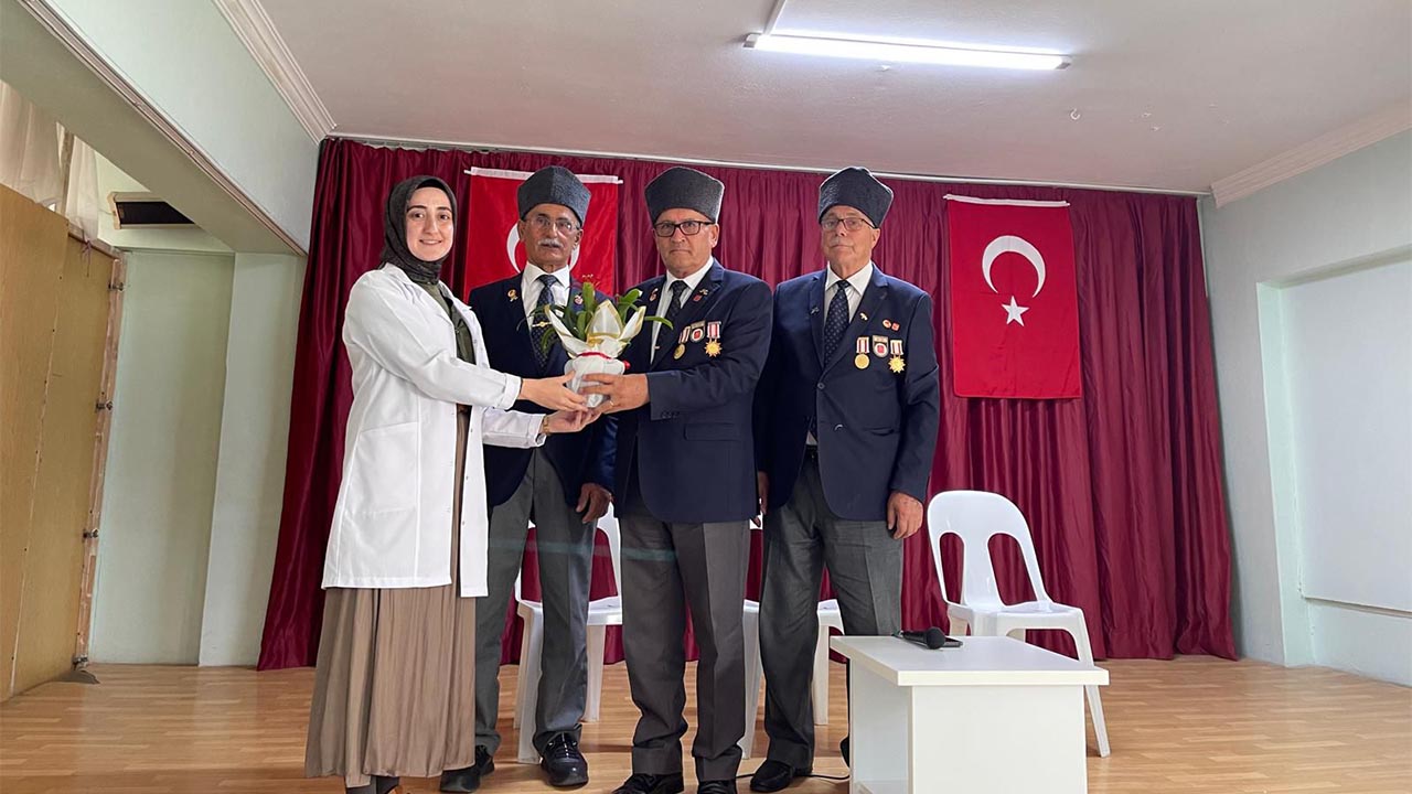 Yalova Koleji Gaziler Haftasi Ogrenciler Sohbet (2)