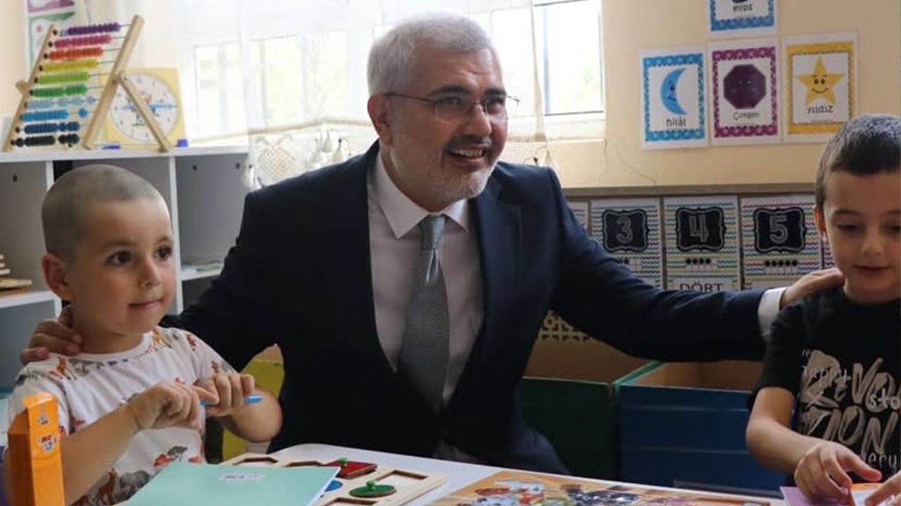 Yalova Mudur Yilmaz Milletvekili Akyol Ogrenci (2)